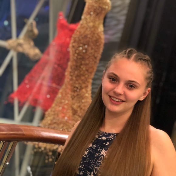 Meet your Posher, Jennifer - Picture 3 of 11